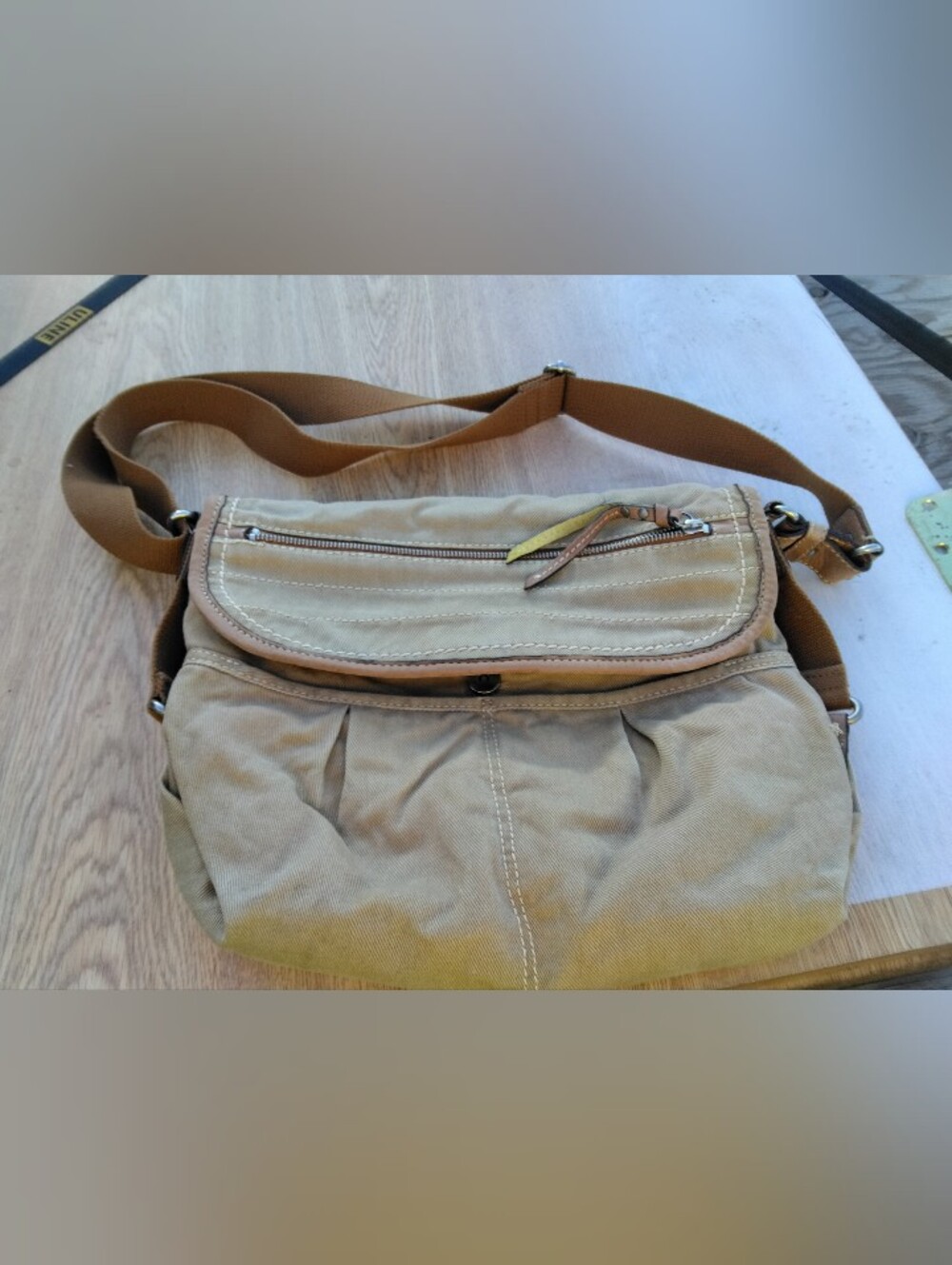 Fossil Casual Tan Crossbody Messenger Shoulder Bag Guc